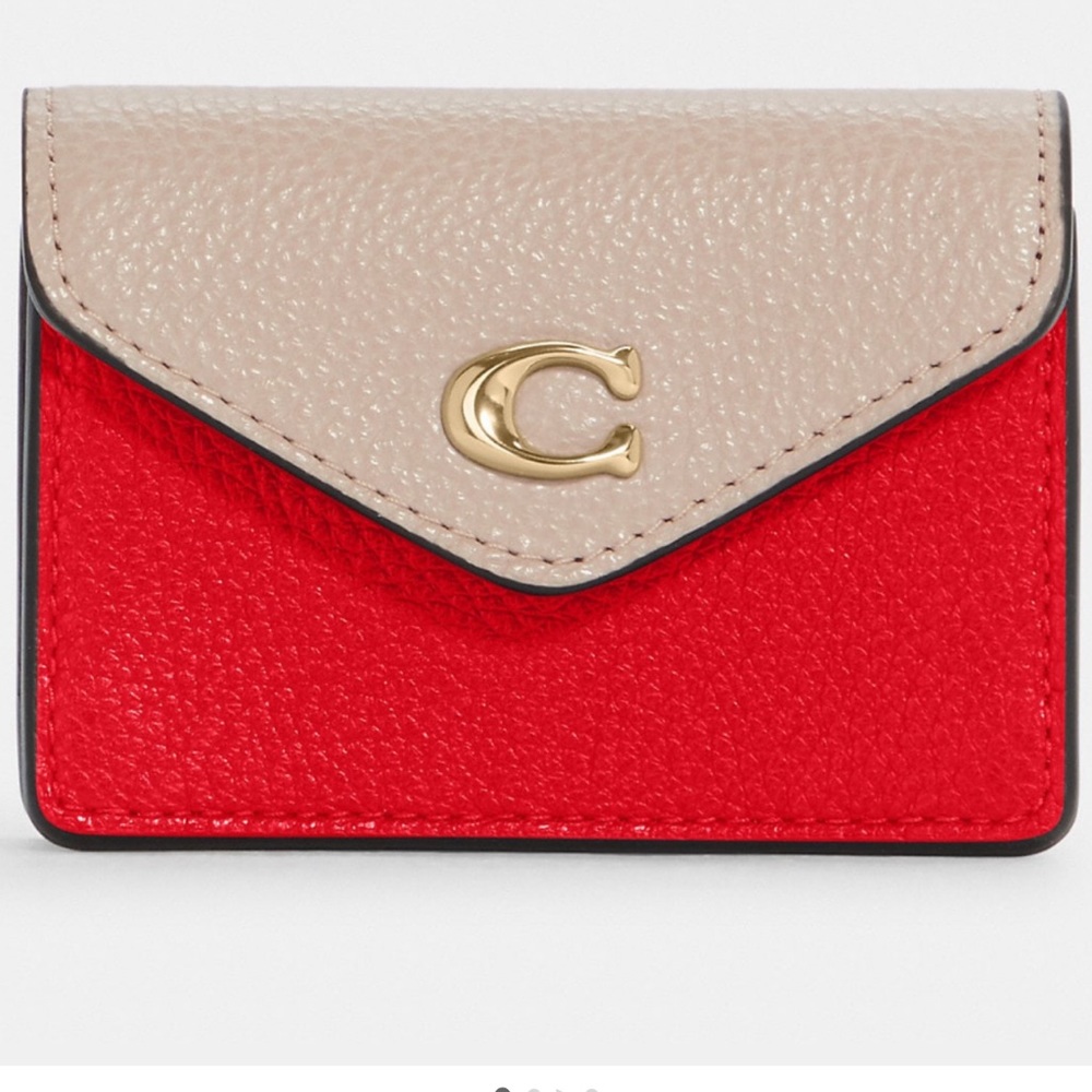 BRAND NEW SMALL SIZE CLUTCH LEATHER 100% AUTHENTIC COACH RED BUTTON FLAP WHITE.